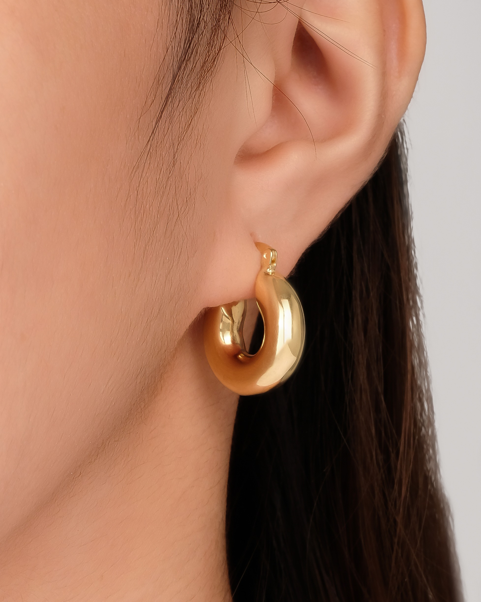 18k-italian-gold-chunky-hoop-earrings-aveline-orogalleria (2) 18k-italian-gold-chunky-hoop-earrings-aveline-orogalleria (2)
